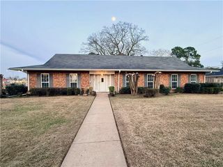 203 TANGLEWOOD Drive, Alexandria, LA 71303