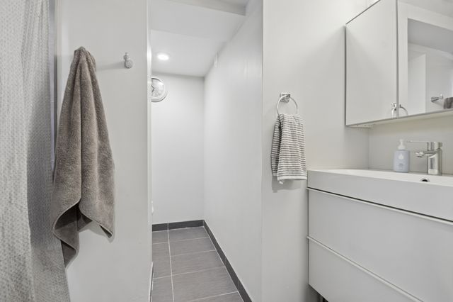 6418 N Le Mai Avenue, Chicago, IL 60646