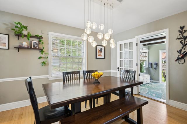 6418 N Le Mai Avenue, Chicago, IL 60646