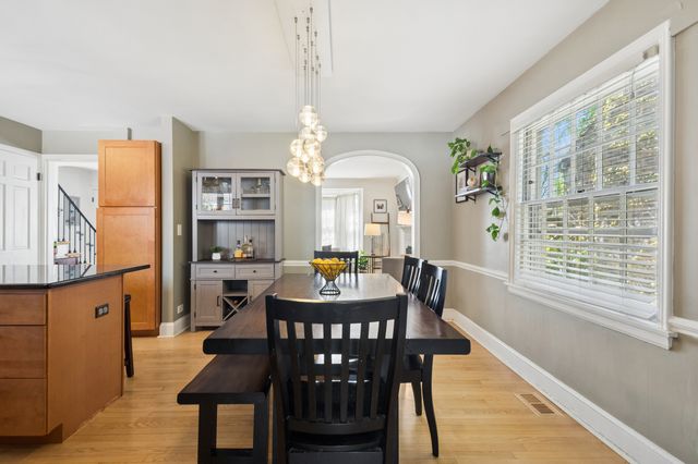 6418 N Le Mai Avenue, Chicago, IL 60646