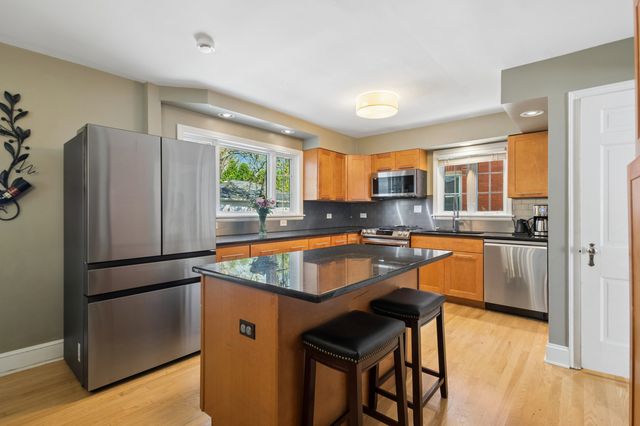 6418 N Le Mai Avenue, Chicago, IL 60646