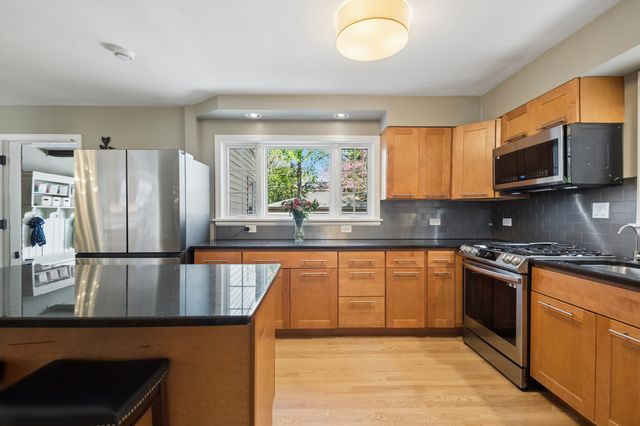 6418 N Le Mai Avenue, Chicago, IL 60646