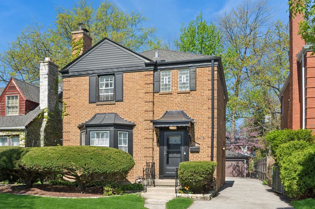 6418 N Le Mai Avenue, Chicago, IL 60646