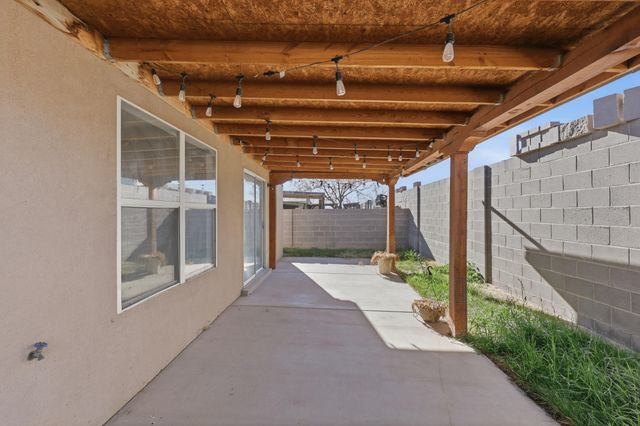 1119 82nd Street SW, Albuquerque, NM 87121