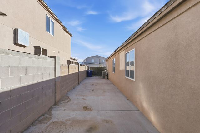 1119 82nd Street SW, Albuquerque, NM 87121
