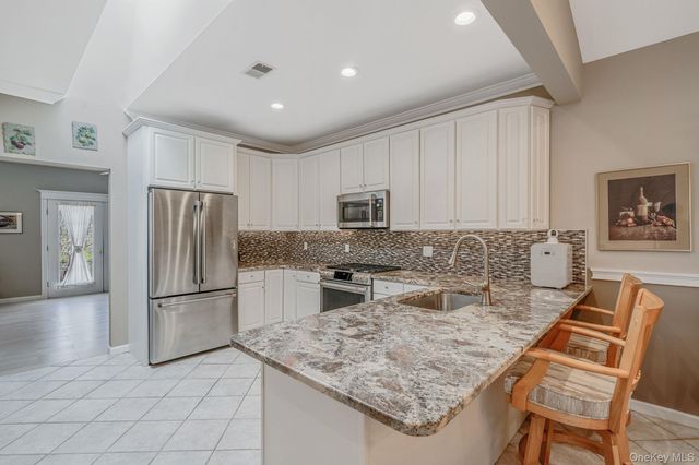 485 Woodscreek Court, Moriches, NY 11955