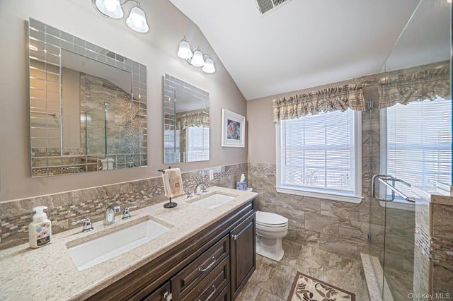 485 Woodscreek Court, Moriches, NY 11955