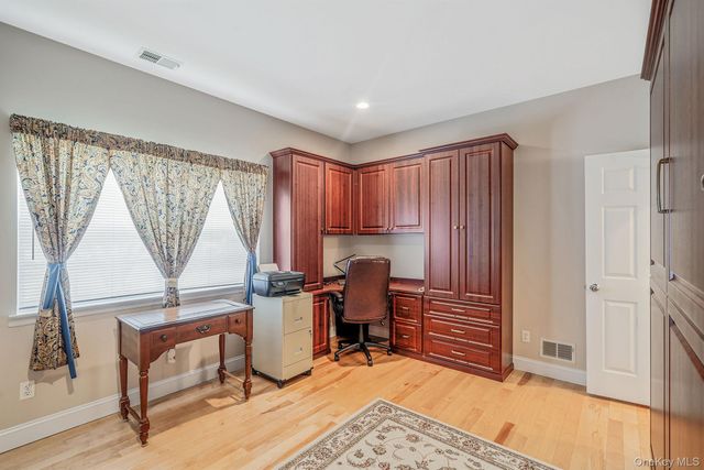 485 Woodscreek Court, Moriches, NY 11955