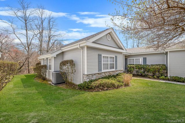 485 Woodscreek Court, Moriches, NY 11955