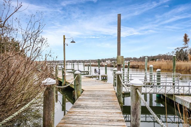 485 Woodscreek Court, Moriches, NY 11955
