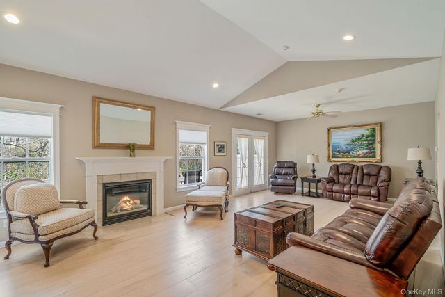 485 Woodscreek Court, Moriches, NY 11955