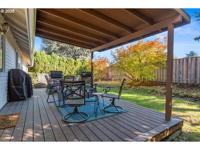 2104 Ne 165TH Dr, Portland, OR 97230