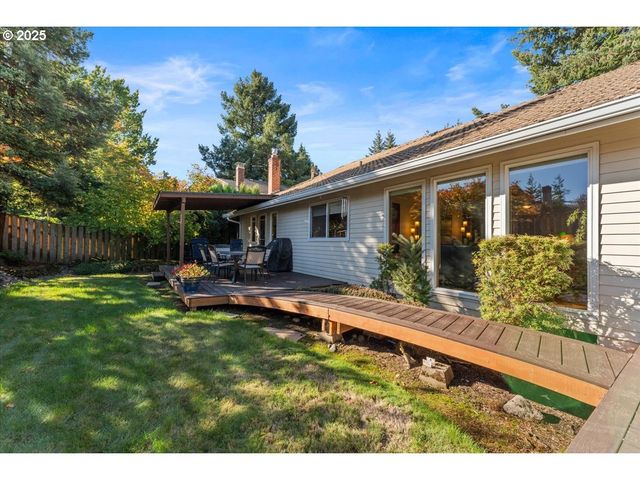 2104 Ne 165TH Dr, Portland, OR 97230