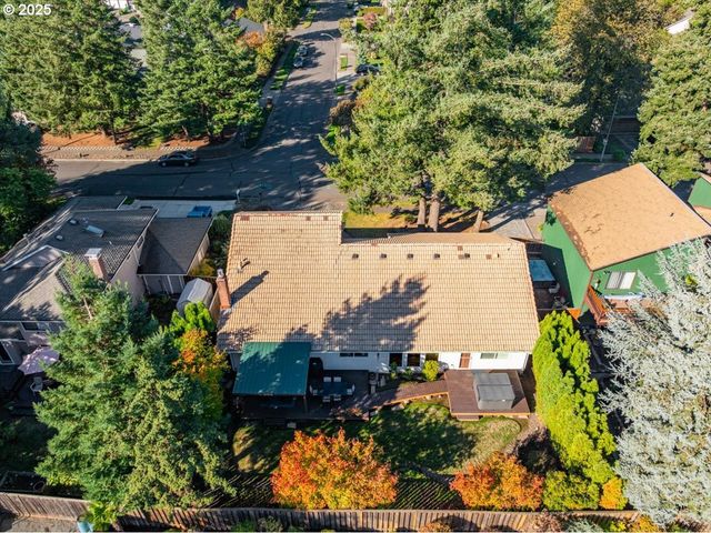 2104 Ne 165TH Dr, Portland, OR 97230