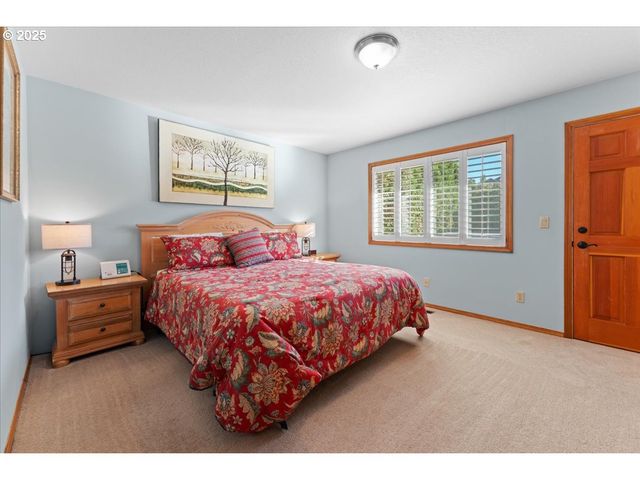 2104 Ne 165TH Dr, Portland, OR 97230