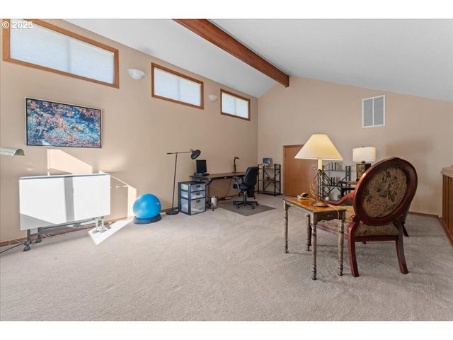 2104 Ne 165TH Dr, Portland, OR 97230