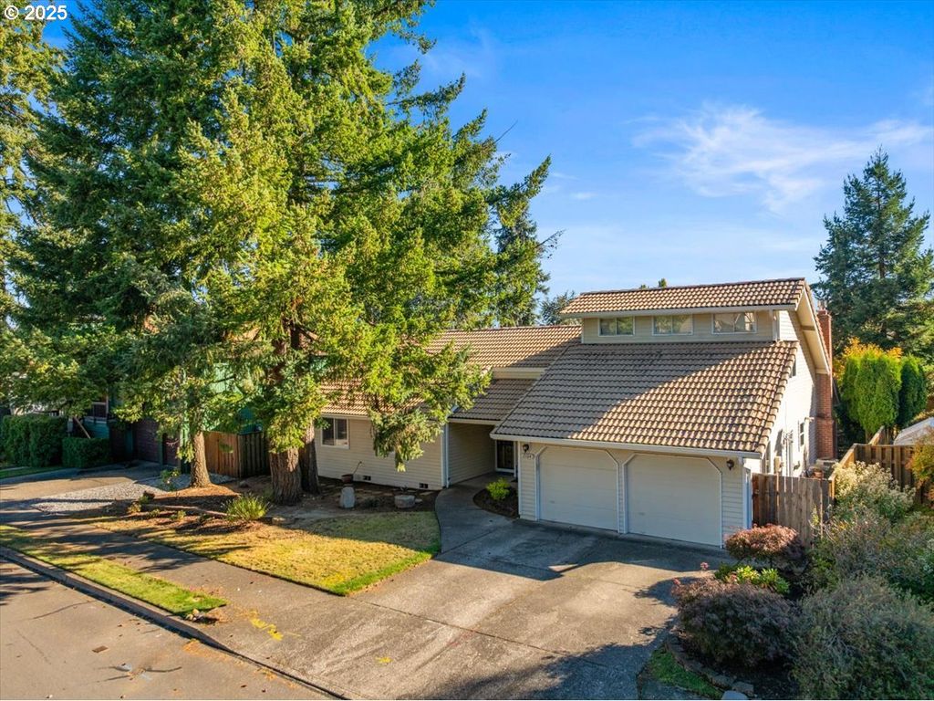 2104 Ne 165TH Dr, Portland, OR 97230