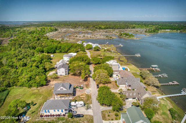 213 Shell Drive, Sneads Ferry, NC 28460