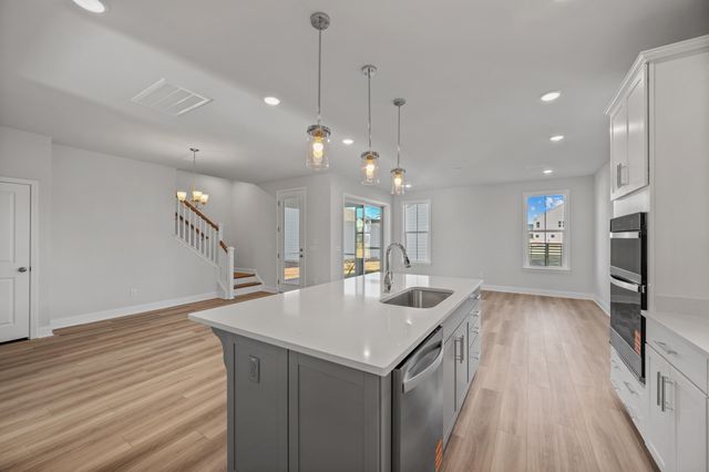 782 Blueway Avenue, Summerville, SC 29486