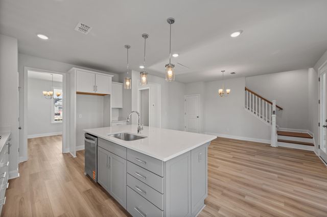 782 Blueway Avenue, Summerville, SC 29486