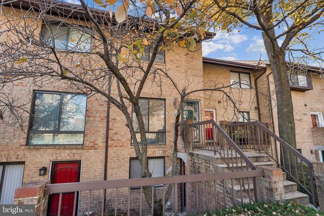 3009 HAWTHORNE DR NE, Washington, DC 20017