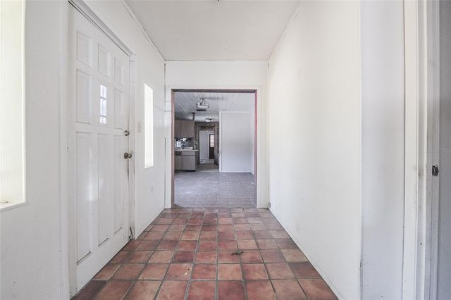 606 S WIGGINS ROAD, Plant City, FL 33566