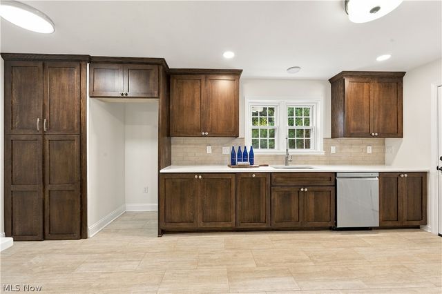 3448 Overhill Drive NW, Canton, OH 44718