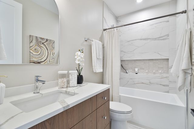 1719 W Foster Avenue, Chicago, IL 60640