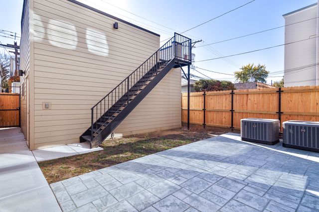 1719 W Foster Avenue, Chicago, IL 60640