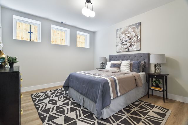 1719 W Foster Avenue, Chicago, IL 60640