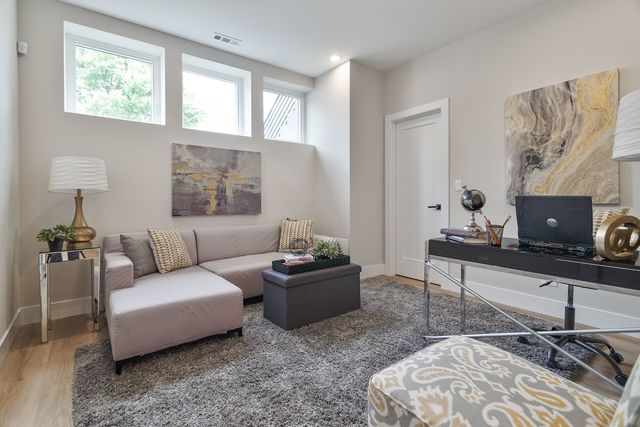 1719 W Foster Avenue, Chicago, IL 60640