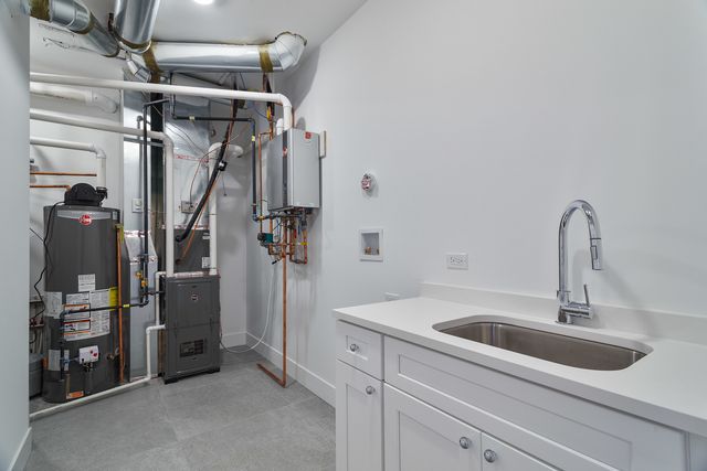 1719 W Foster Avenue, Chicago, IL 60640