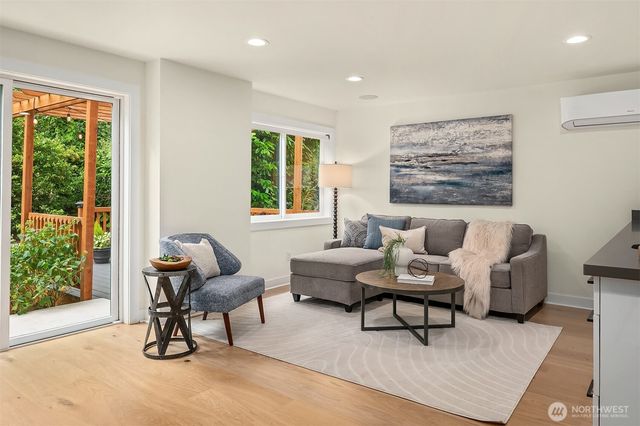 3800 E Jefferson Street, Seattle, WA 98122