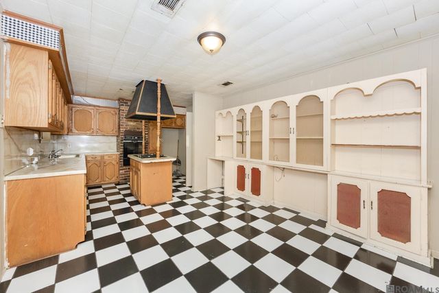 58380 Anthony St, Plaquemine, LA 70764