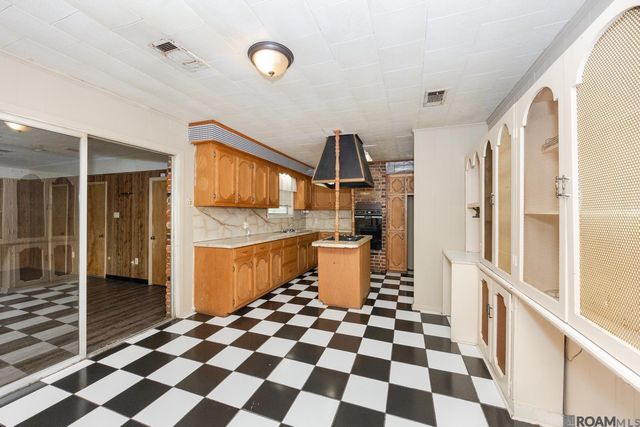 58380 Anthony St, Plaquemine, LA 70764