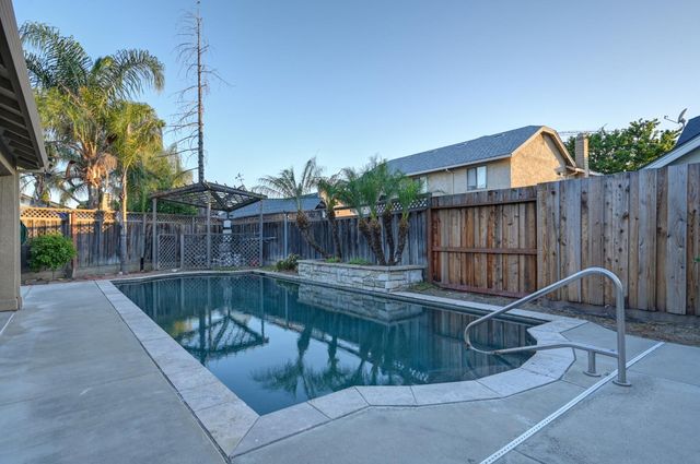 1311 Mcknight Way, Modesto, CA 95351