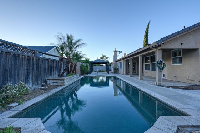 1311 Mcknight Way, Modesto, CA 95351