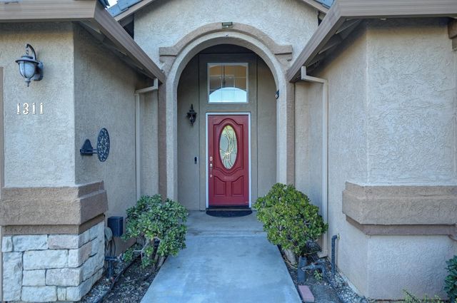 1311 Mcknight Way, Modesto, CA 95351