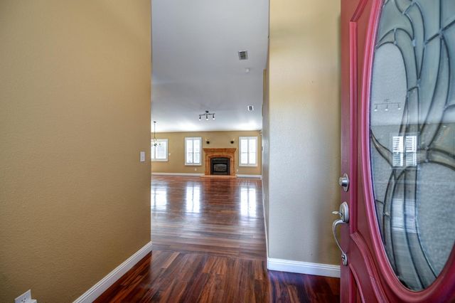1311 Mcknight Way, Modesto, CA 95351