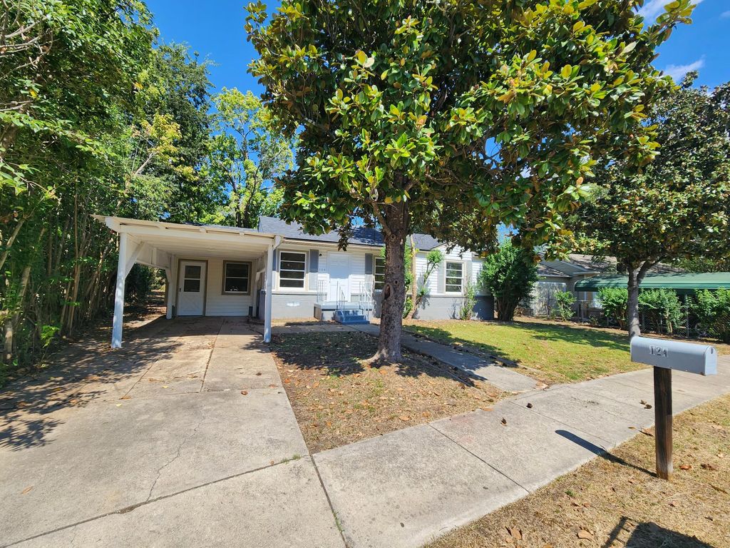 124 Circle DR, Belton, TX 76513