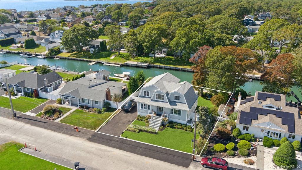 12 Marlin Road, East Quogue, NY 11942