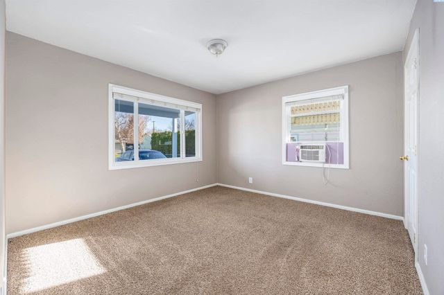 1105 Sanford Ave, Richland, WA 99354