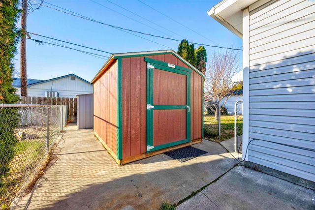 1105 Sanford Ave, Richland, WA 99354