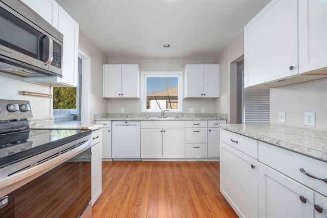 1105 Sanford Ave, Richland, WA 99354