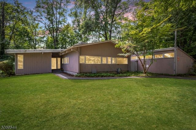 21 Maxwell Ct, Morristown Town, NJ 07960