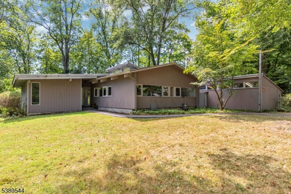 21 Maxwell Ct, Morristown Town, NJ 07960