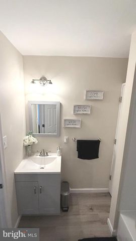 304 NEWPORT RD, Bristol, PA 19007