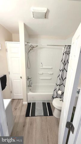 304 NEWPORT RD, Bristol, PA 19007