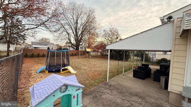 304 NEWPORT RD, Bristol, PA 19007