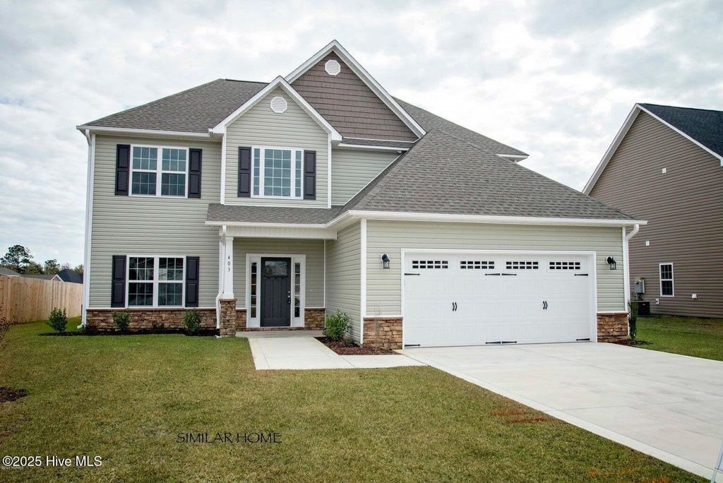 931 Farmyard Garden Drive, Jacksonville, NC 28546